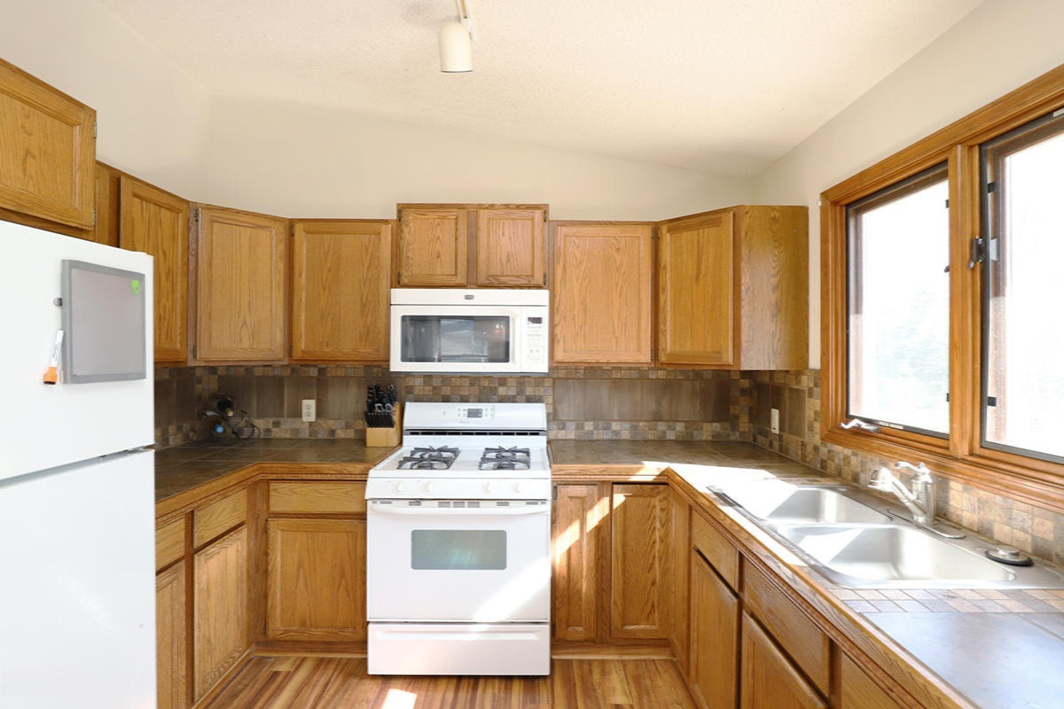 241 Country Club Road Holland, MI 49423 - Photo 8 of 25 IMG__2417