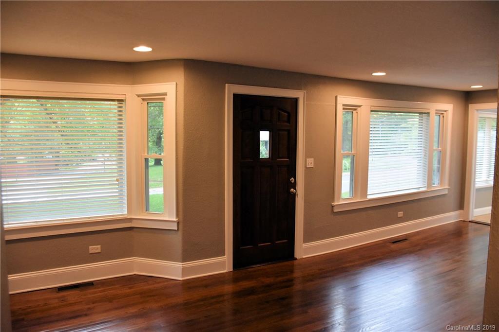 920 Hebron Road Hendersonville, NC 28739 - Photo 15 of 32 Gallery Image 15