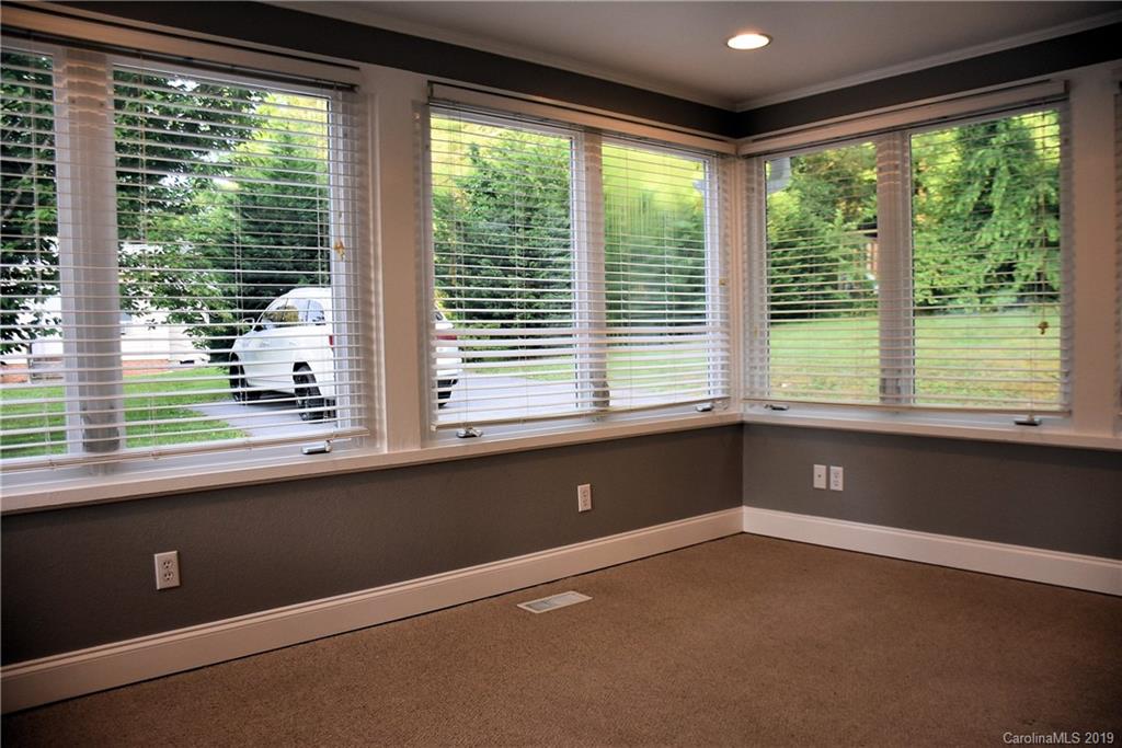 920 Hebron Road Hendersonville, NC 28739 - Photo 10 of 32 Gallery Image 10