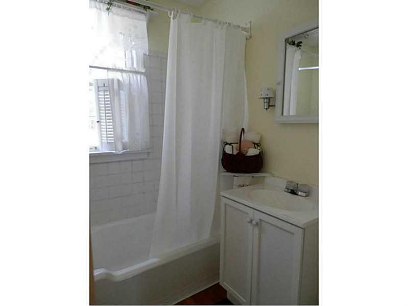 657 Beatty Road Monroeville, PA 15146 - Photo 21 of 24 Full Bath. Adorable updated full bathroom.