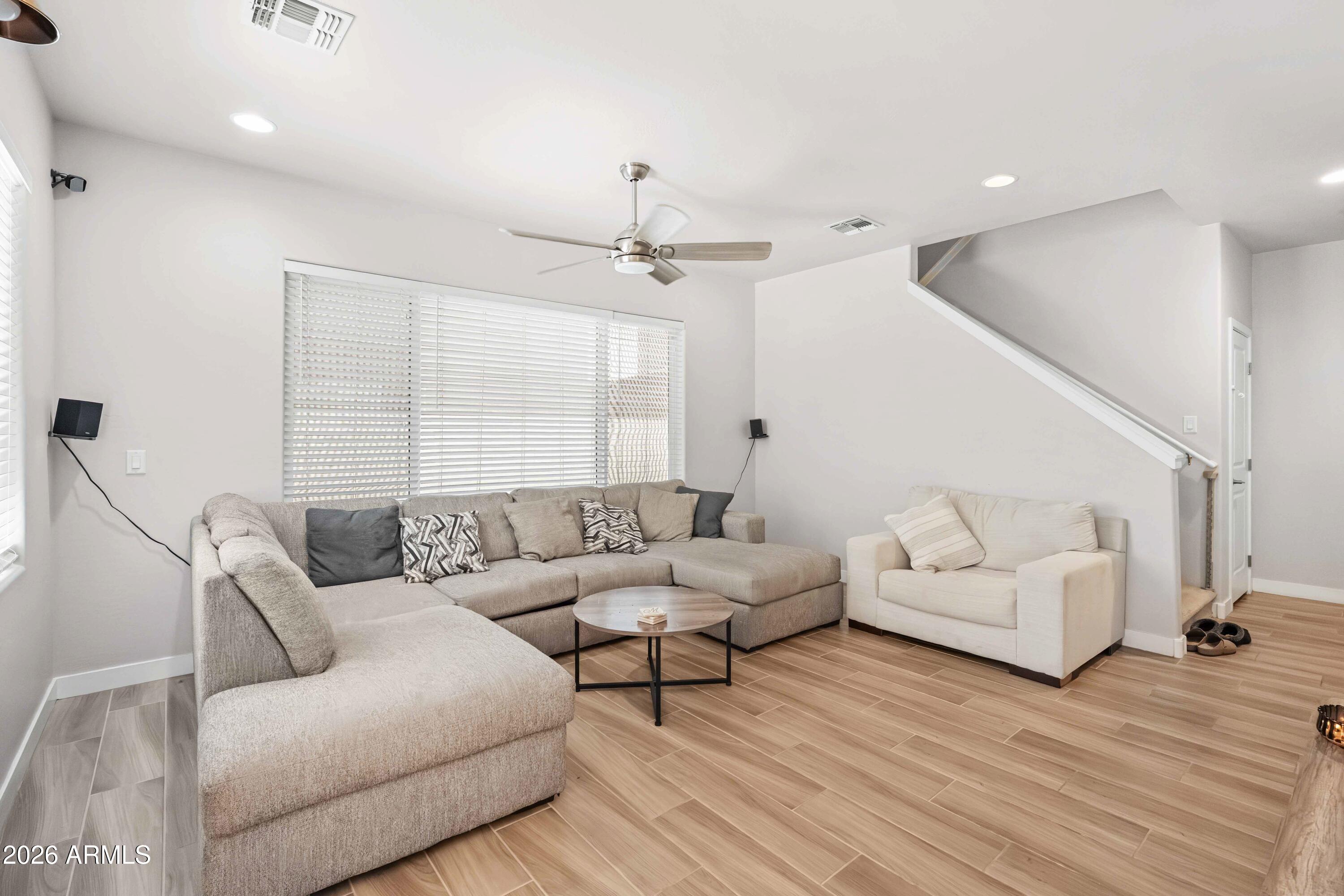 3717 East Cheery Lynn Road Phoenix, AZ 85018 - Photo 7 of 25 A-8