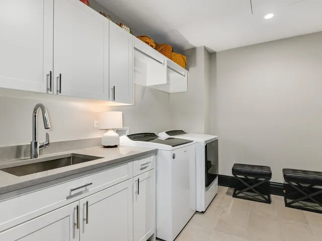 $16,000 | 1109 West Washington Boulevard, Unit 7A, Chicago, IL 60607