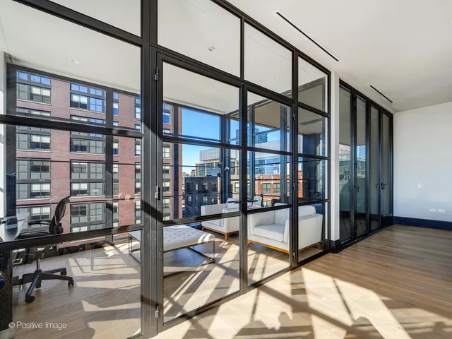 $16,000 | 1109 West Washington Boulevard, Unit 7A, Chicago, IL 60607