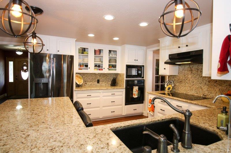 764 West Carpenter Avenue Reedley, CA 93654 - Photo 10 of 39 Gallery Image 10