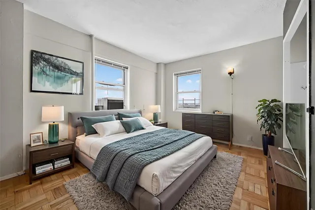 $250,000 | 6 Fordham Hill Ovl, Unit 14B | University Heights