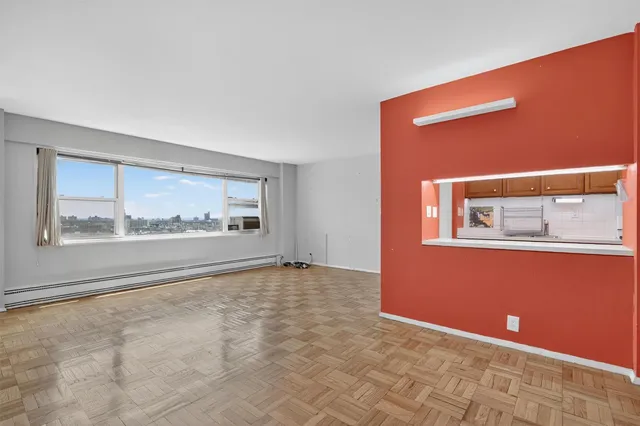 $250,000 | 6 Fordham Hill Ovl, Unit 14B | University Heights