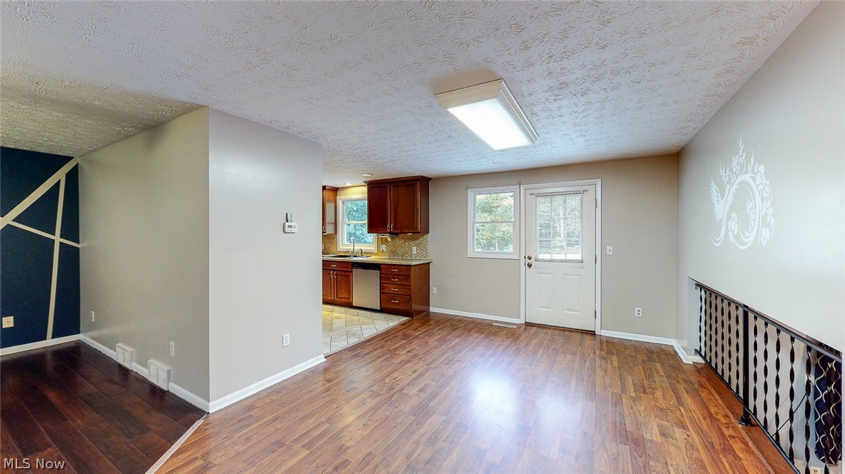 6570 Manchester Road Clinton, OH 44216 - Photo 3 of 35