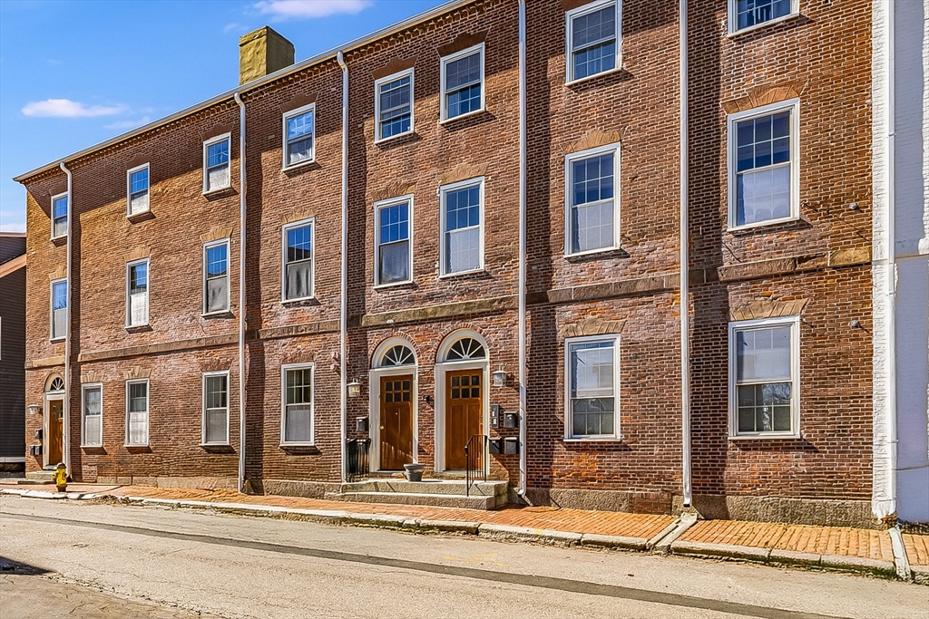 8 Union Street, Unit 1 Salem, MA 01970 - Photo 2 of 35