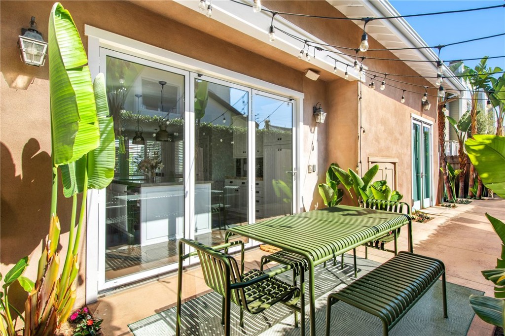 225 16th Place Costa Mesa, CA 92627 - Photo 13 of 43 a view of an outdoor space with seating