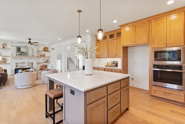 $630,000 | 2700 Northeast Crestview Street, Blue Springs, MO 64029