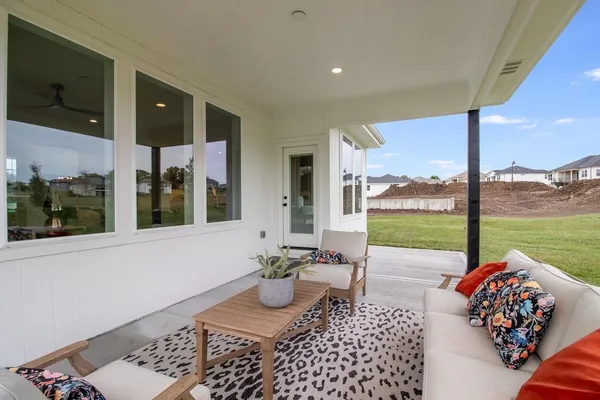 $630,000 | 2700 Northeast Crestview Street, Blue Springs, MO 64029