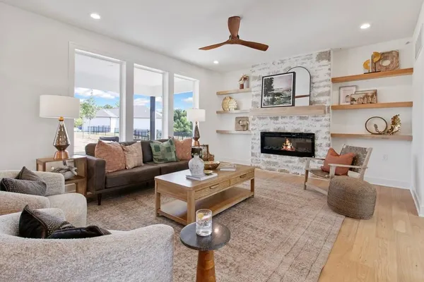 $630,000 | 2700 Northeast Crestview Street, Blue Springs, MO 64029