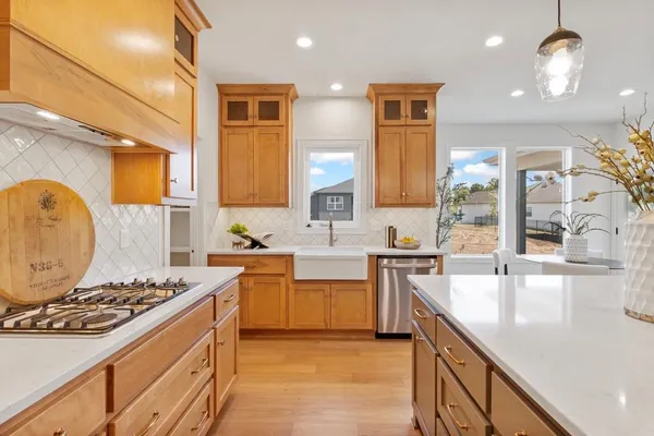 $630,000 | 2700 Northeast Crestview Street, Blue Springs, MO 64029
