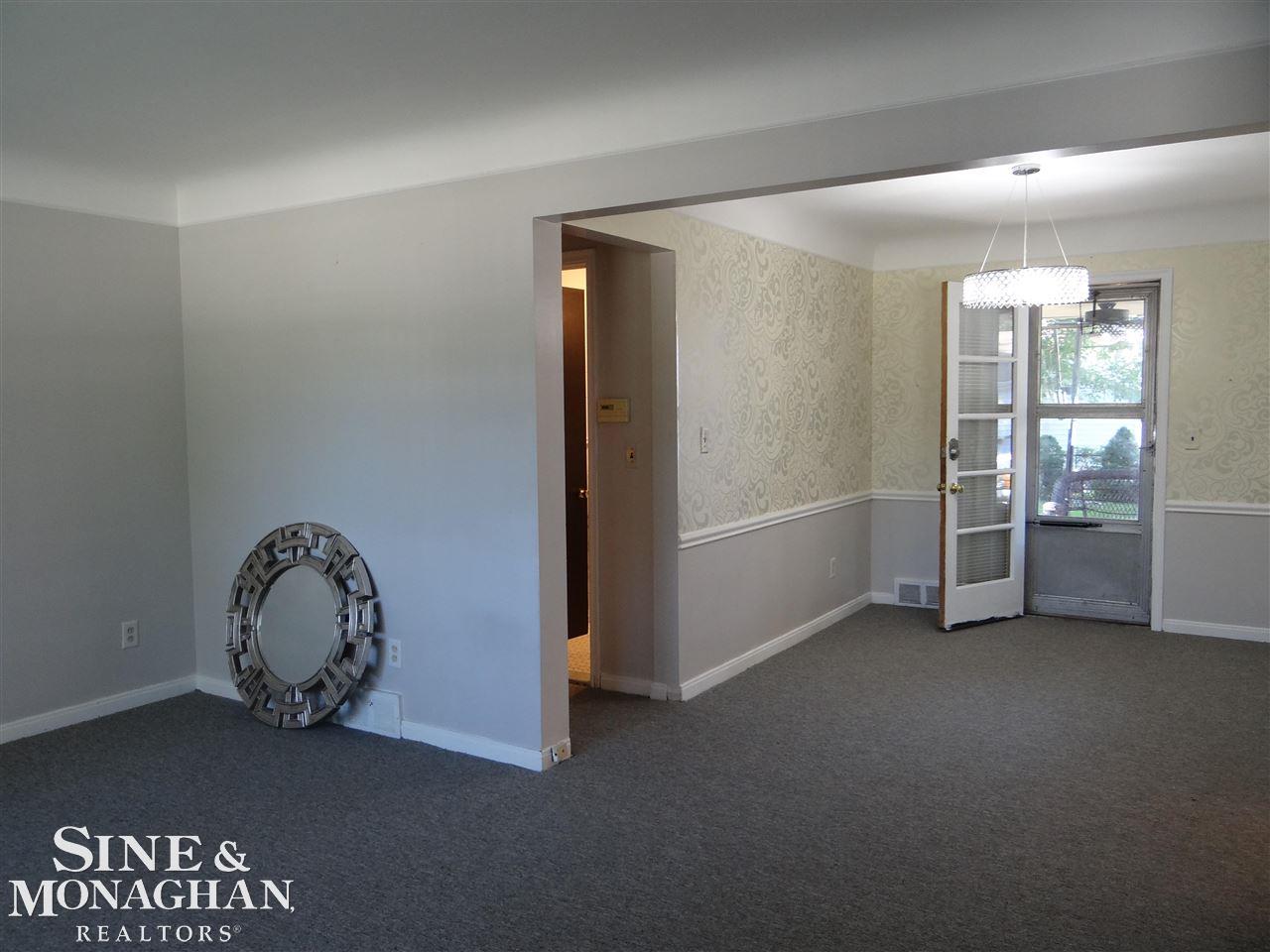 2037 Vernier Road, Unit 2041 VERNIER Grosse Pointe Woods, MI 48236 - Photo 4 of 38
