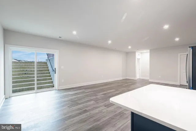 $1,900 | 941 941-basement Warlander Drive Southwest, Leesburg, VA 20175