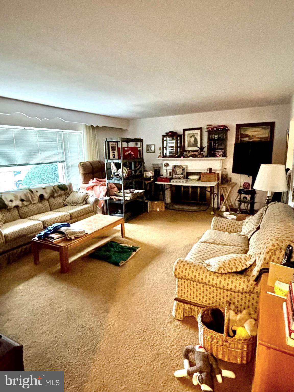 2105 Williamsburg Road Huntingdon Valley, PA 19006 - Photo 2 of 34