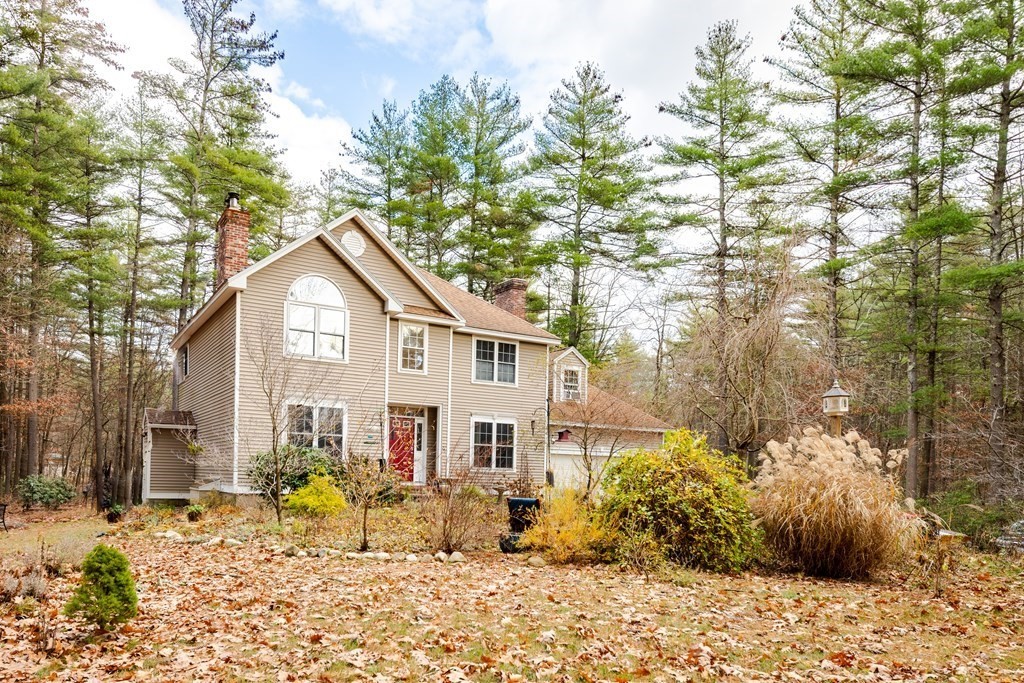 29 Valley Road Lunenburg, MA 01462 - Photo 3 of 41