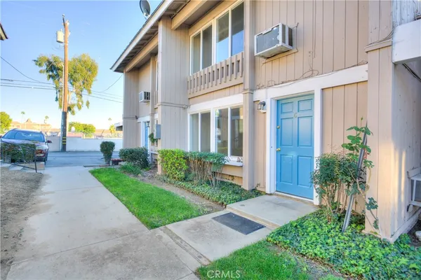$1,900 | 154 South Linda Way, Unit C, Upland, CA 91786