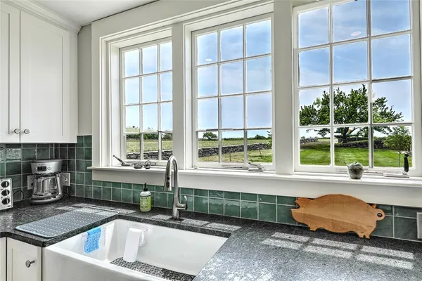 $3,990 | 148 Fogland Road, Tiverton, RI 02878