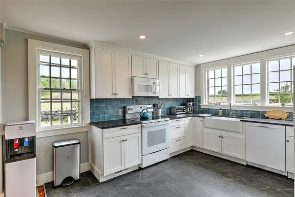 $3,990 | 148 Fogland Road, Tiverton, RI 02878