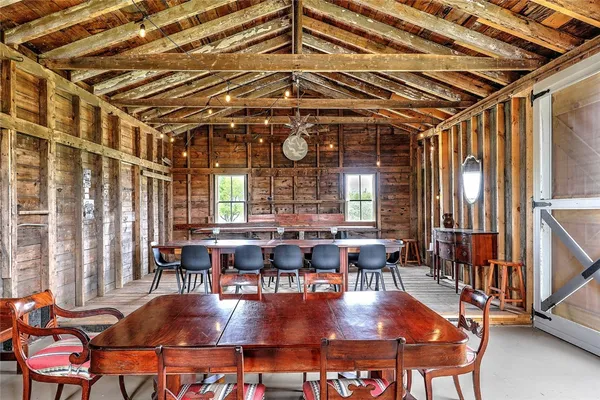 $3,990 | 148 Fogland Road, Tiverton, RI 02878