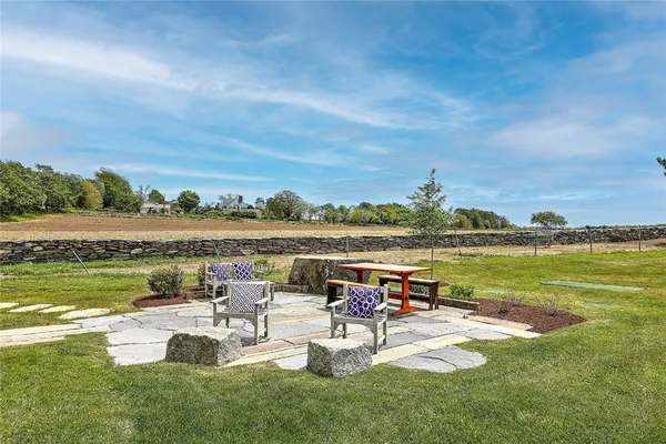 $3,990 | 148 Fogland Road, Tiverton, RI 02878