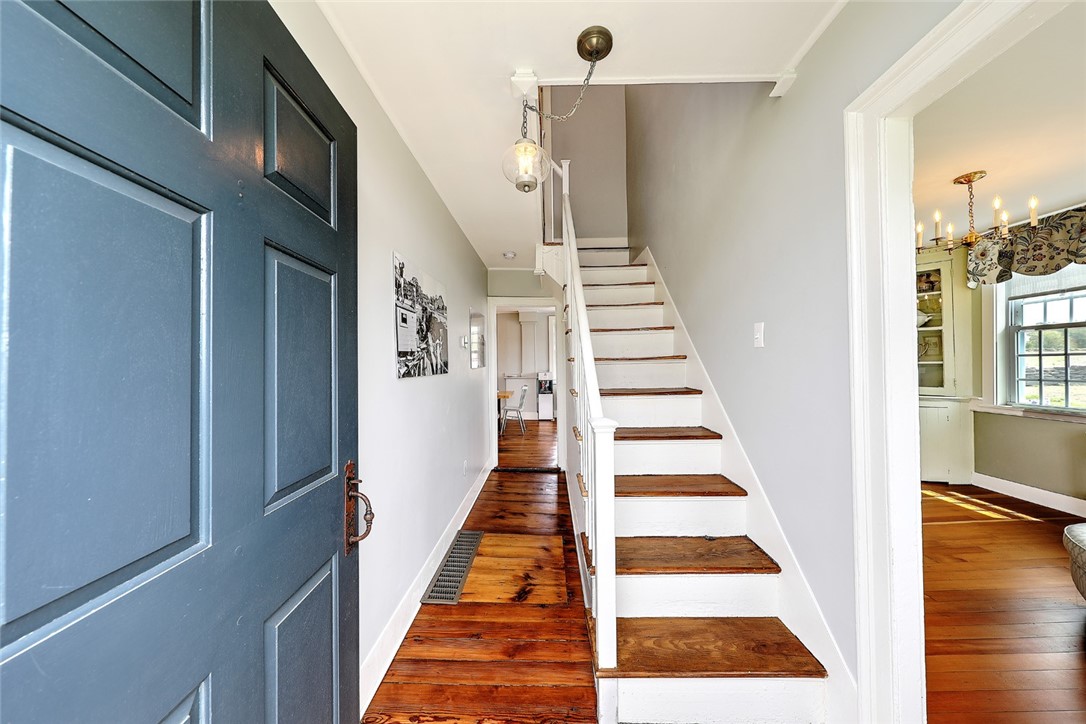 148 Fogland Road Tiverton, RI 02878 - Photo 8 of 35