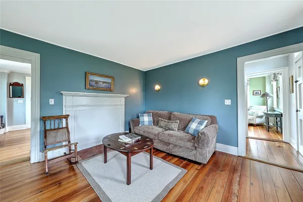 $3,990 | 148 Fogland Road, Tiverton, RI 02878