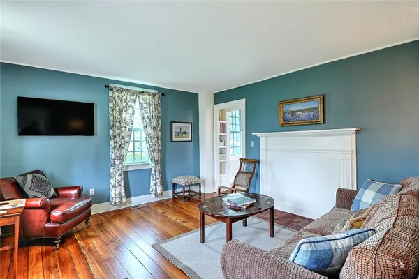 $3,990 | 148 Fogland Road, Tiverton, RI 02878