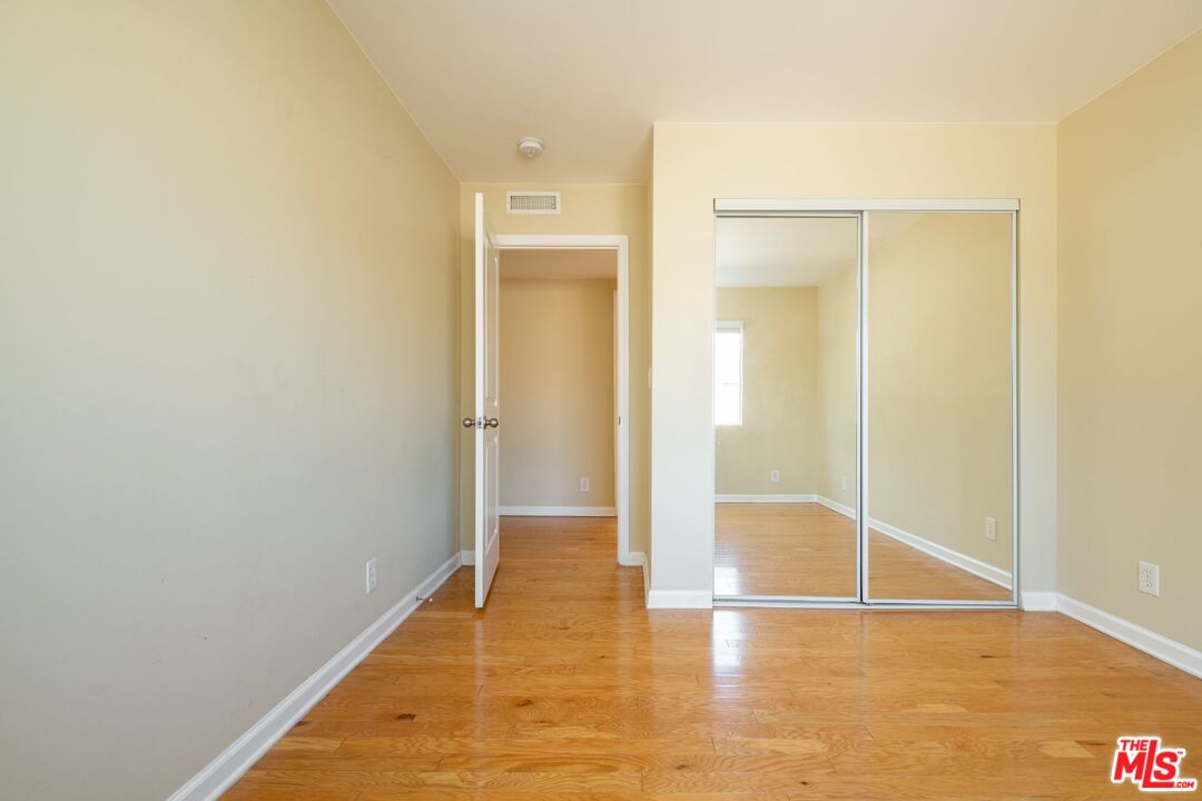 653 Sunset Avenue Venice, CA 90291 - Photo 11 of 16