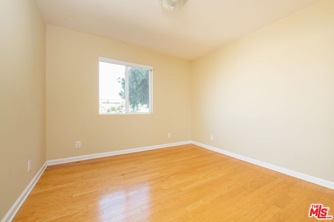 653 Sunset Avenue Venice, CA 90291 - Photo 12 of 16