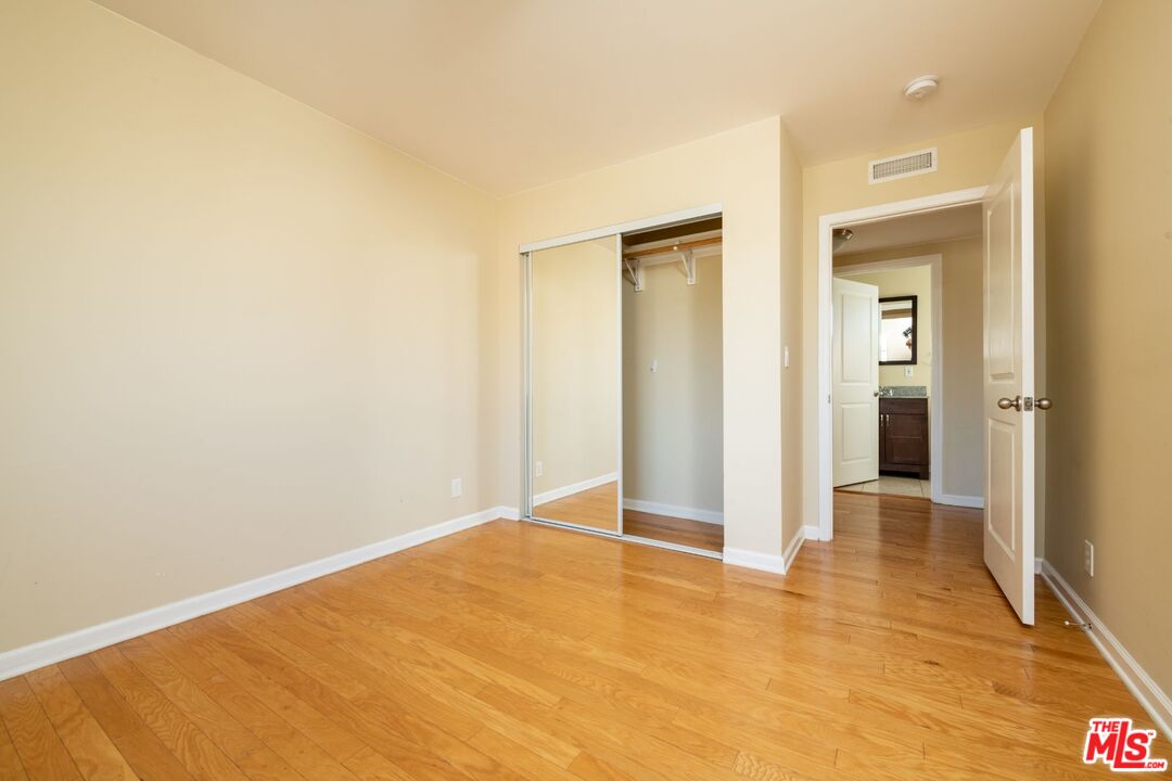 653 Sunset Avenue Venice, CA 90291 - Photo 13 of 16