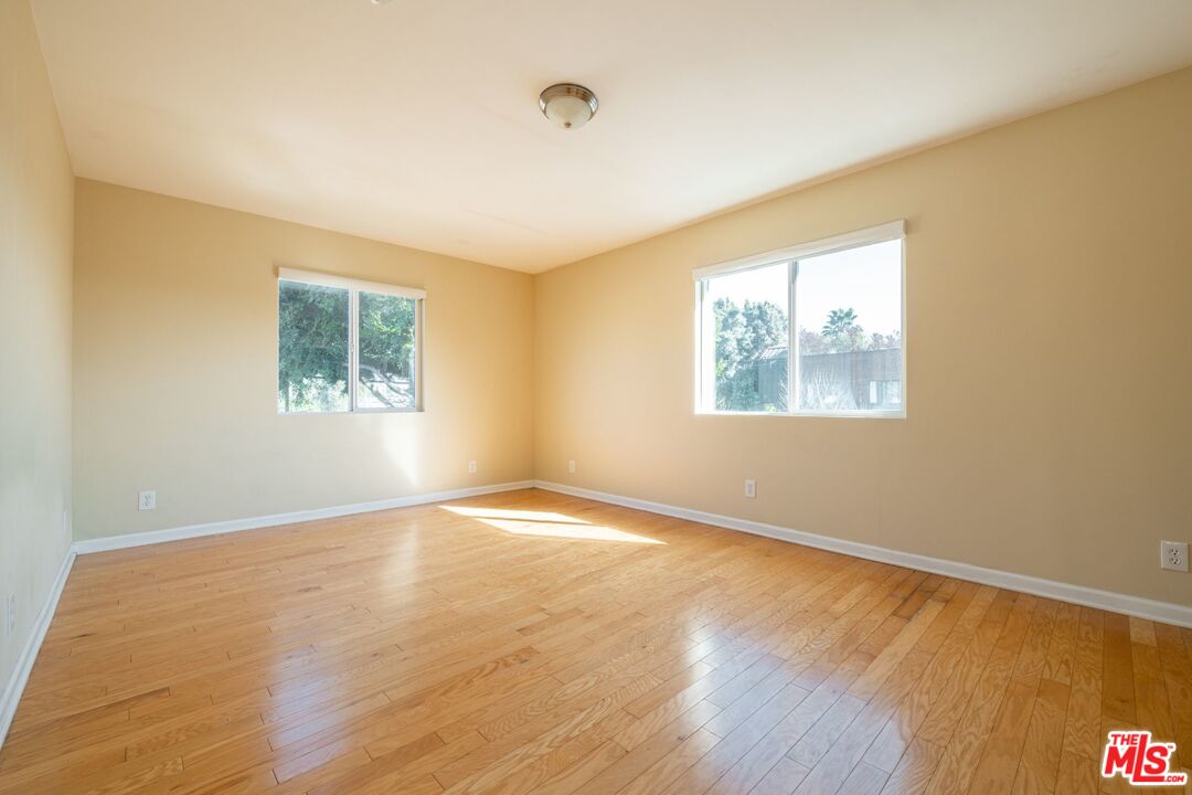 653 Sunset Avenue Venice, CA 90291 - Photo 15 of 16