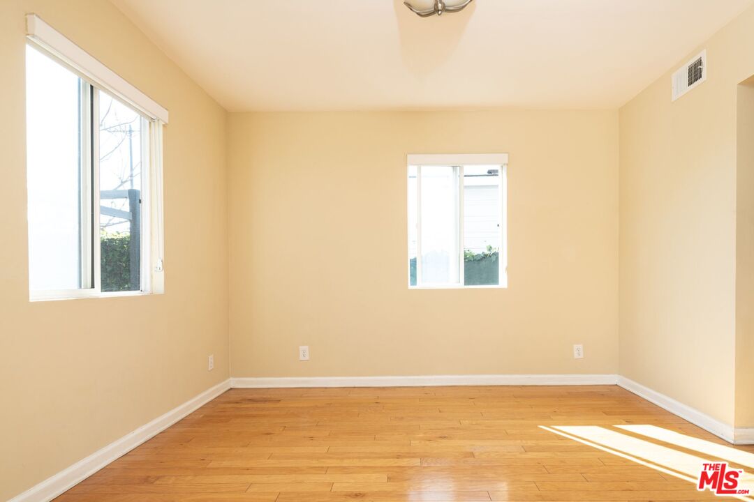 653 Sunset Avenue Venice, CA 90291 - Photo 7 of 16