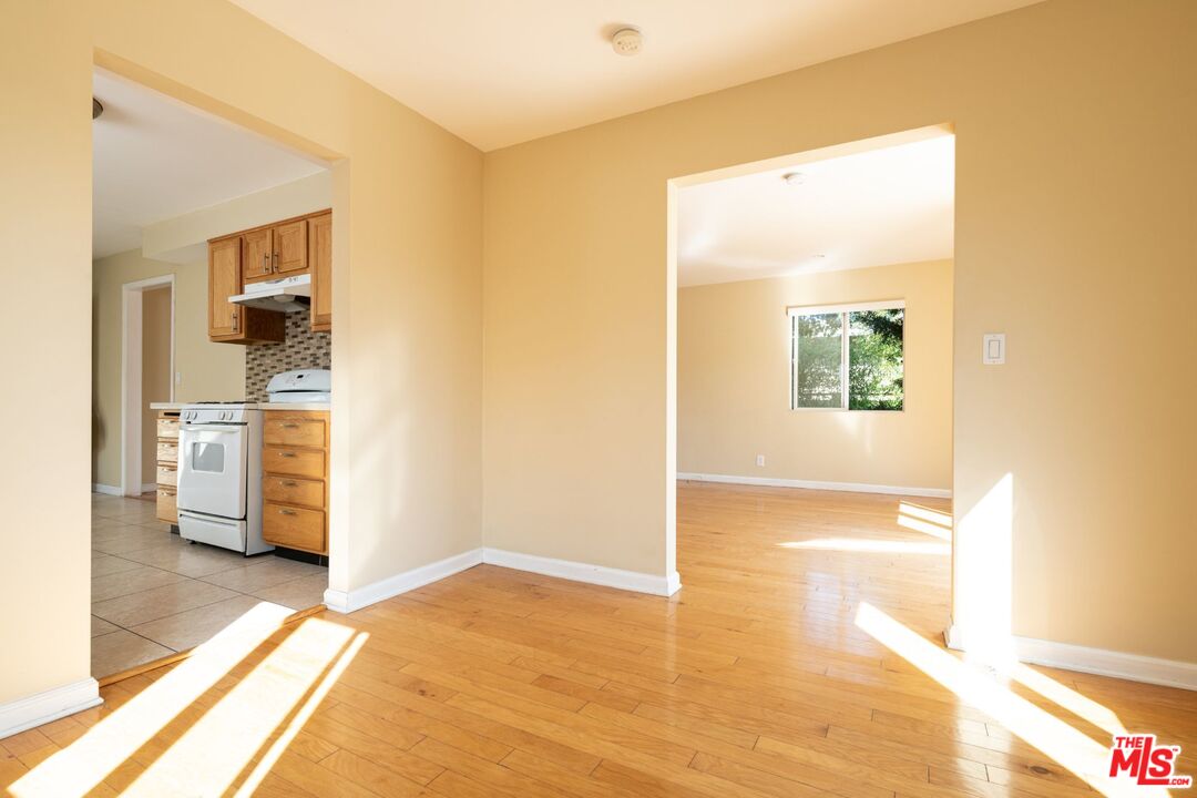 653 Sunset Avenue Venice, CA 90291 - Photo 8 of 16