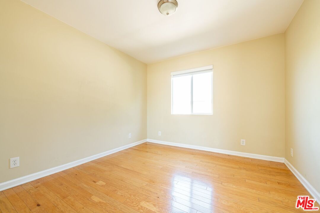 653 Sunset Avenue Venice, CA 90291 - Photo 10 of 16