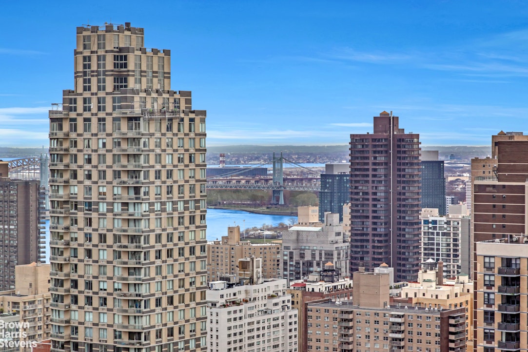 200 East 83rd Street, Unit 30B Manhattan, NY 10028 - Photo 17 of 32