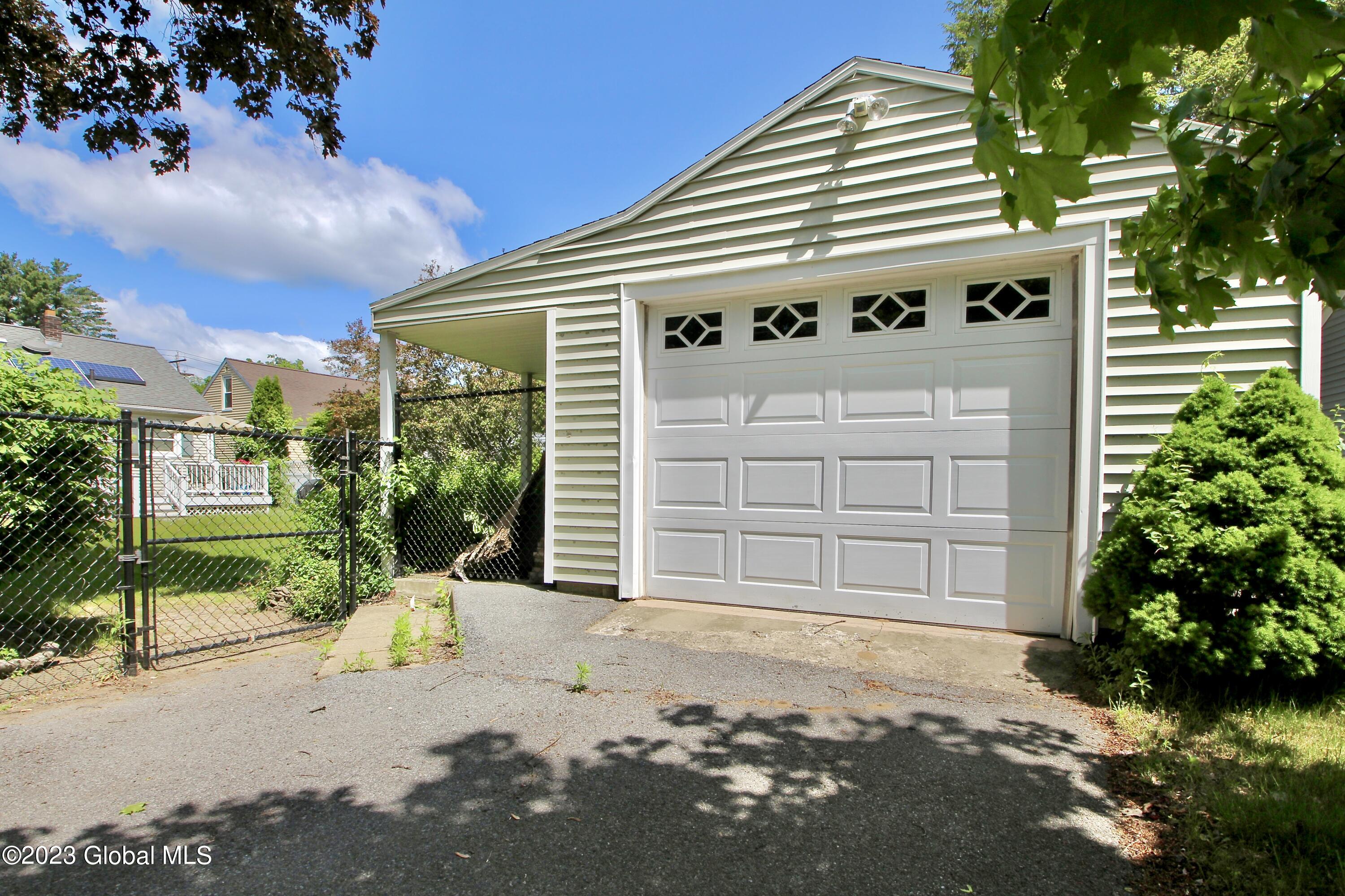 324 Kings Road Schenectady, NY 12304 - Photo 29 of 34 C91A99E3-538B-406E-9B60-16C36FCF6E80_1_2