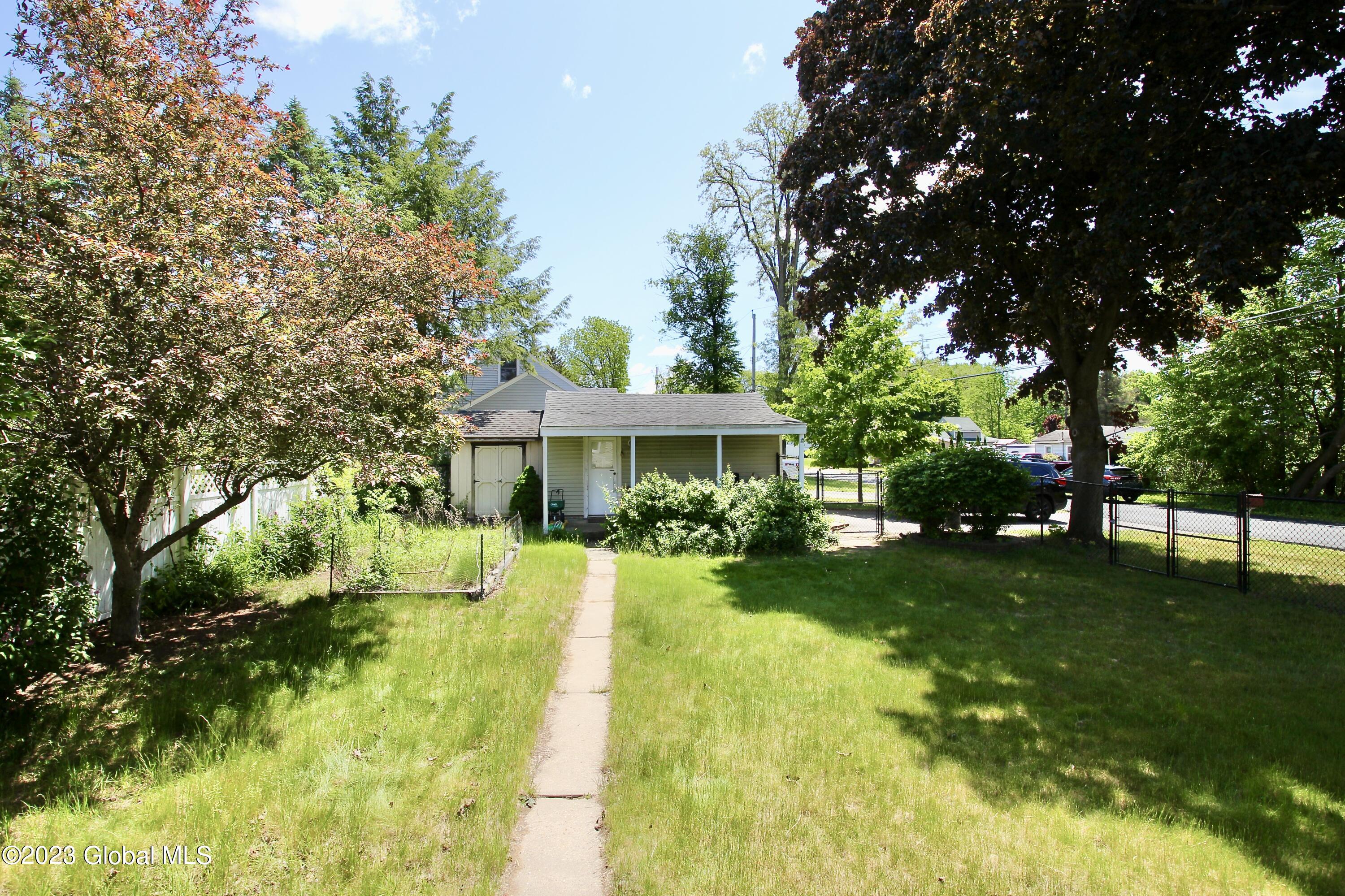 324 Kings Road Schenectady, NY 12304 - Photo 34 of 34 C35B4A2F-1DEA-4BA6-87B7-3D4C2A307538_1_2