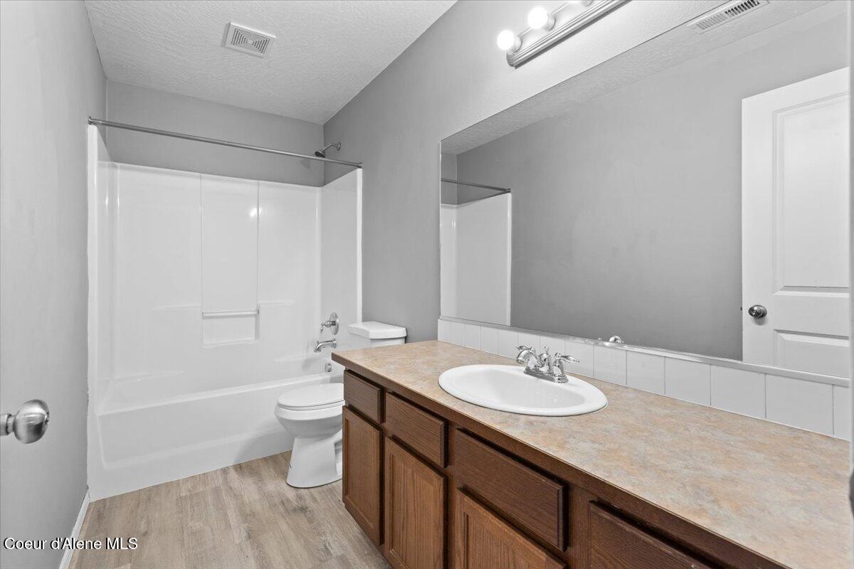 3483 West Lotze Loop Coeur D'Alene, ID 83815 - Photo 13 of 56 Main floor full bath