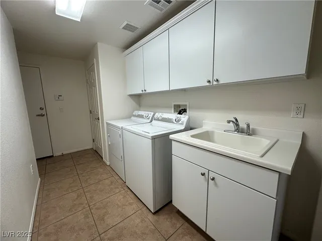 $2,350 | 860 Canterra Street, Unit 1036, Las Vegas, NV 89138