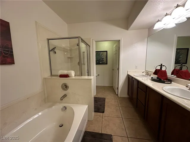$2,350 | 860 Canterra Street, Unit 1036, Las Vegas, NV 89138