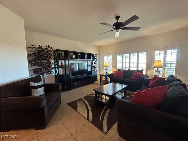 $2,325 | 860 Canterra Street, Unit 1036, Las Vegas, NV 89138