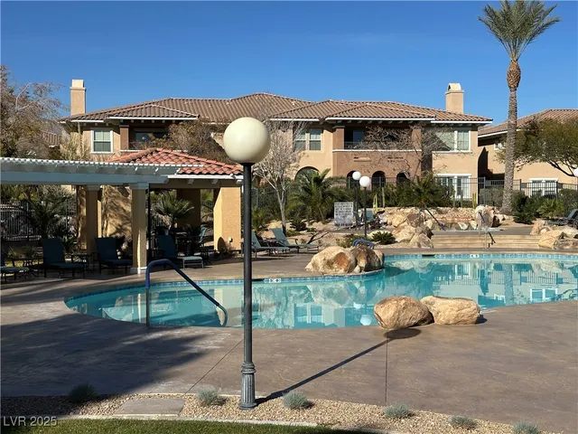 $2,350 | 860 Canterra Street, Unit 1036, Las Vegas, NV 89138