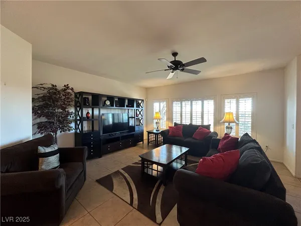 $2,325 | 860 Canterra Street, Unit 1036, Las Vegas, NV 89138