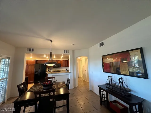 $2,350 | 860 Canterra Street, Unit 1036, Las Vegas, NV 89138