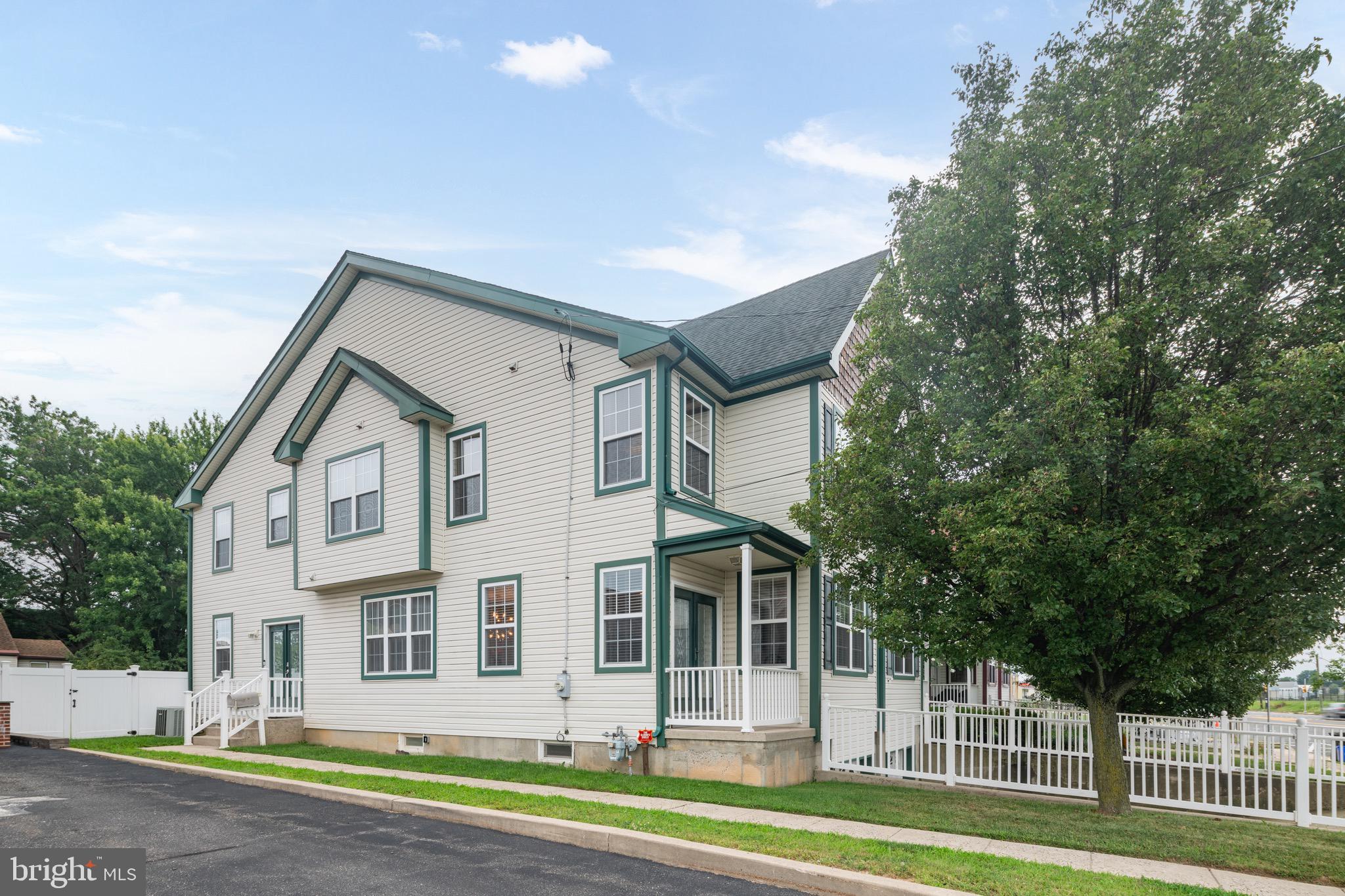 9817 Academy Road, Unit B Philadelphia, PA 19114 - Photo 3 of 38 Gallery Image 3