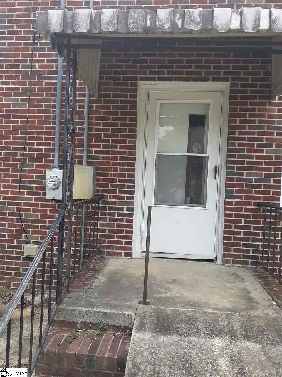110 North Owens Street Clinton, SC 29325 - Photo 1 of 1