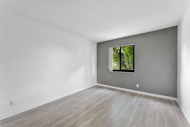 $320,000 | 2828 Kirk Road, Lake Worth, FL 33461