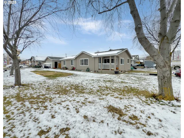 $249,000 | 2084 18th Street, Baker City, OR 97814